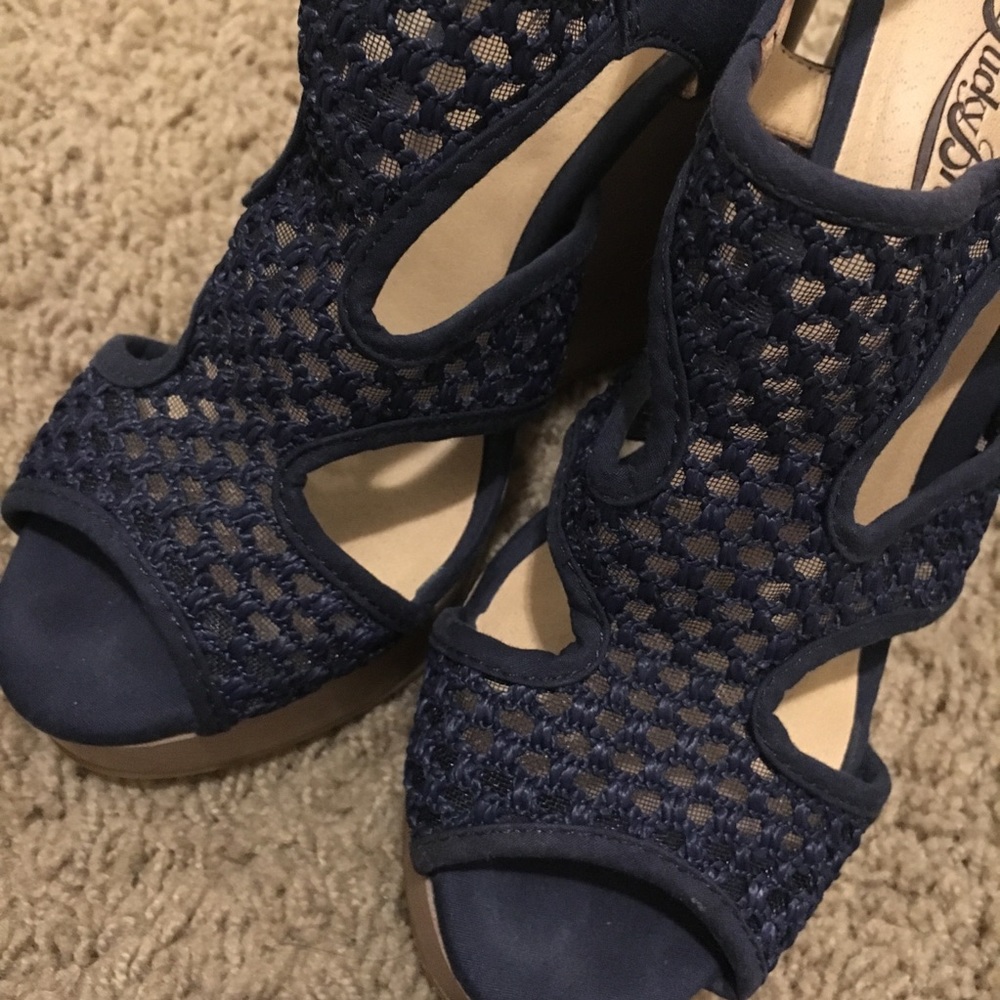 Lucky Brand Remy Wedge Sandals - Picture 6 of 8